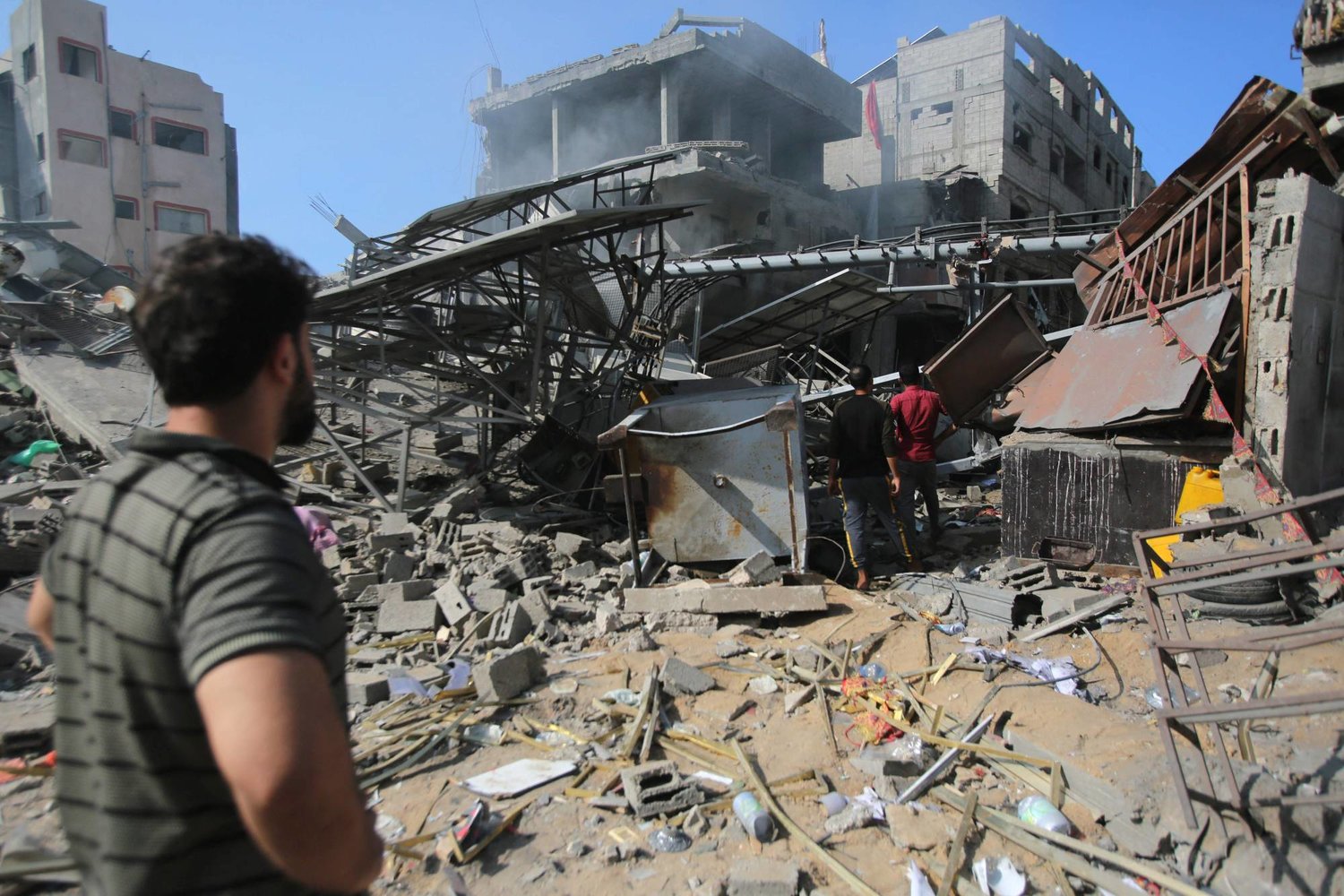 الصحة الفلسطينية: ارتفاع ضحايا العدوان الإسرائيلي على غزة إلى 11.208 شهداء.. وتوقف 19 مستشفى عن العمل