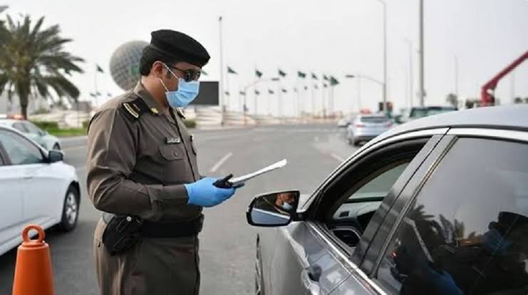 «المرور»: قيادة المركبة دون توفر التجهيزات اللازمة مخالفة غرامتها تصل لألفي ريال