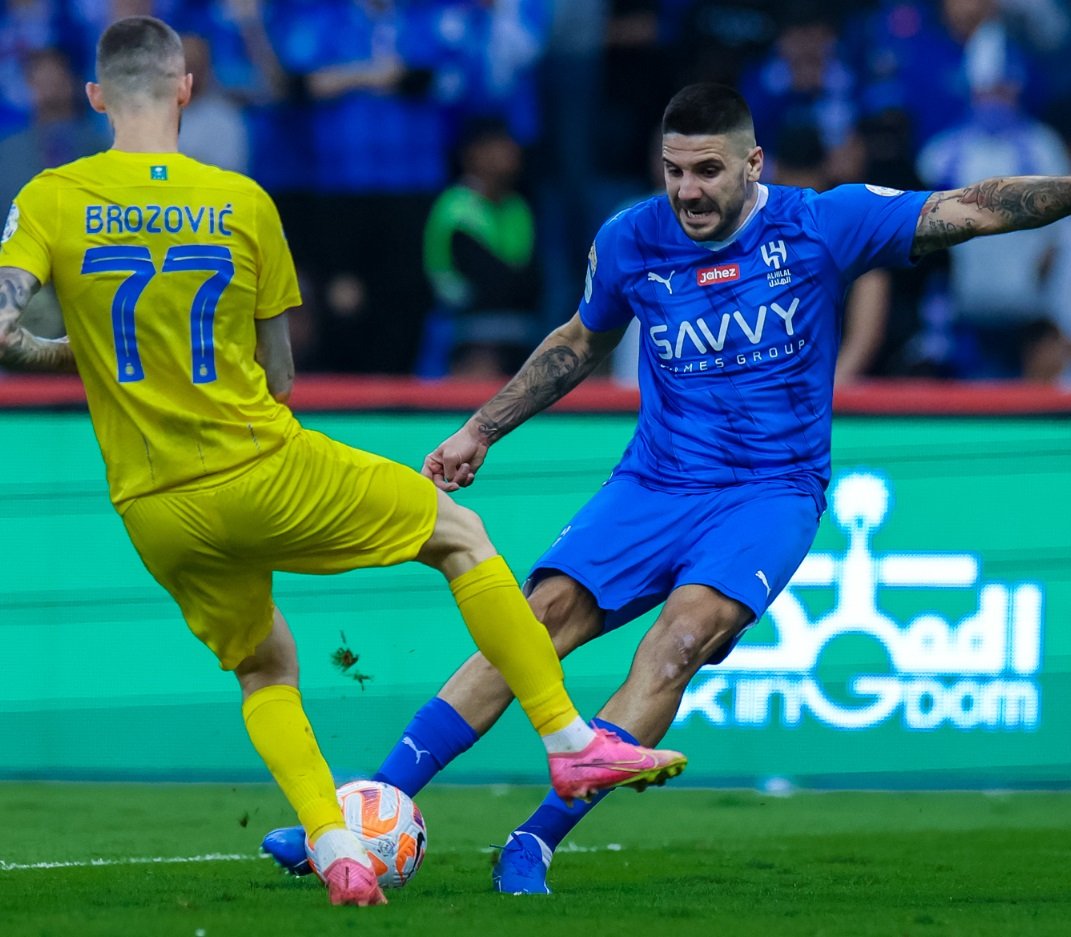 الهلال vs النصر.. التعادل السلبي يحسم الشوط  الأول في ديربي الرياض
