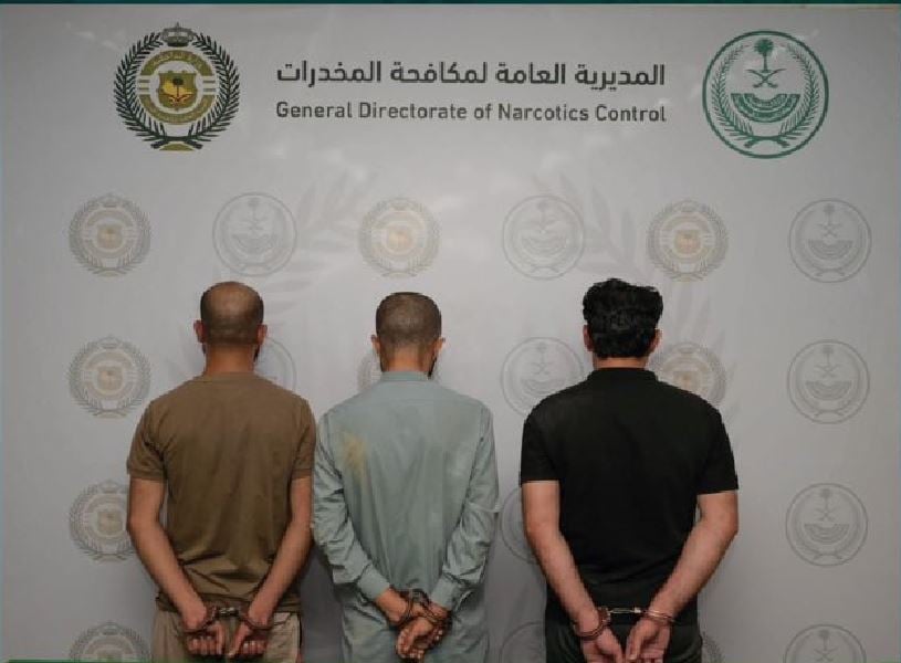 القبض على 3 مقيمين بجدة لترويجهم مادتي الهيروين والشبو