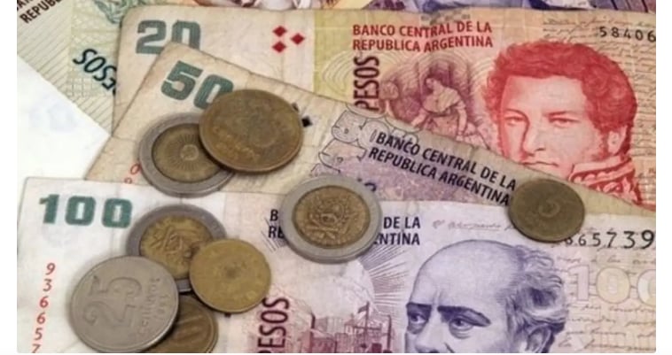بعد تنصيب الرئيس الجديد.. تخفيض قيمة عملة الأرجنتين الوطنية «البيزو» بأكثر من 50% 