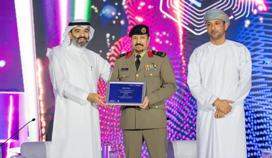 المرور يحصل على شهادة تميز عن خدمة "مبايعة المركبات" 