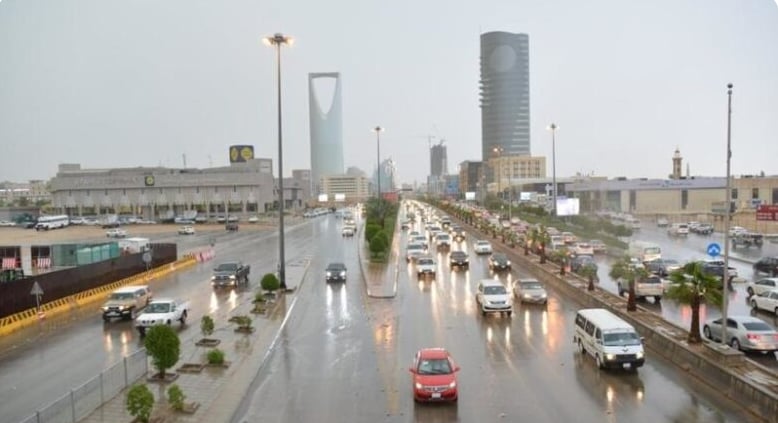 طقس المملكة اليوم.. أجواء مستقرة وأمطار خفيفة على سواحل مكة المكرمة