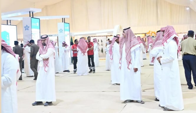 إقبال كثيف من الزوار على مهرجان عسل جازان التاسع