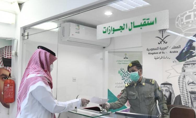 هل يؤثر انتهاء الإقامة على تأشيرة الخروج النهائي؟.. «الجوازات» تجيب