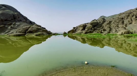 لوحات بيئية فريدة تحتضنها قمم جبال أجا بحائل تمثلها "واحة سطح صبابة"