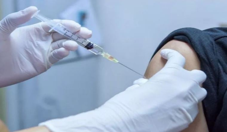 الأولوية لكبار السن والحوامل.. ما هو لقاح كوفيد المطور؟