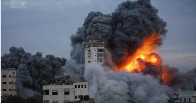 استهداف المستشفى الأوروبي في خان يونس بقطاع غزة 