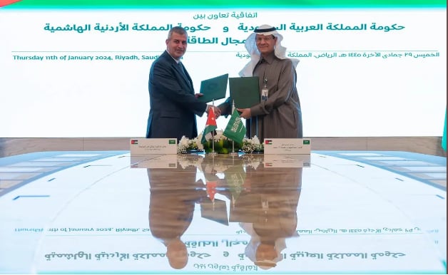الأمير عبدالعزيز بن سلمان يوقع مع نظيره الأردني اتفاقية تعاون في مجال الطاقة