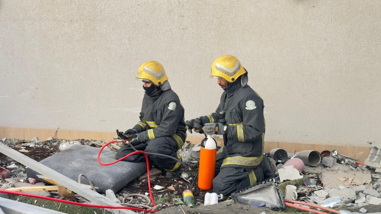 «الدفاع المدني» بالخبر يُباشر حادث اشتعال في منزل بحي الصدفة

