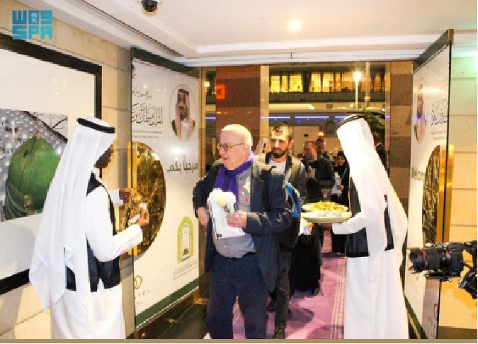 استمرار توافد الدفعة الثانية من ضيوف خادم الحرمين لبرنامج العمرة والزيارة إلى المدينة