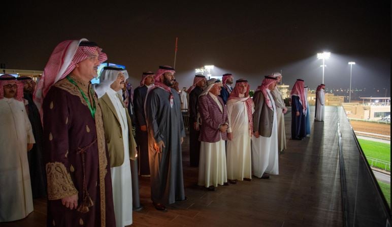 سمو ولي العهد خلال تسليم كأس السعودية 2024
