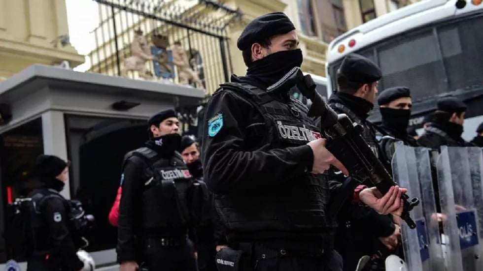  5 مصابين في إطلاق نار أمام محكمة بإسطنبول