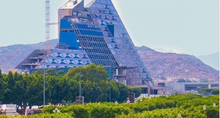 أمانة الطائف تسهل إجراءات تراخيص تسوير الأراضي الفضاء بالمحاور الرئيسية