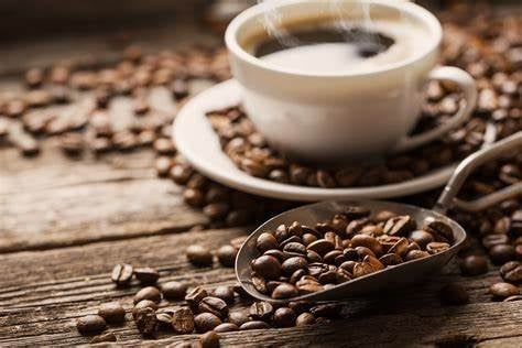 صعوبة التنفس والأرق.. أعراض زيادة جرعة الكافيين 