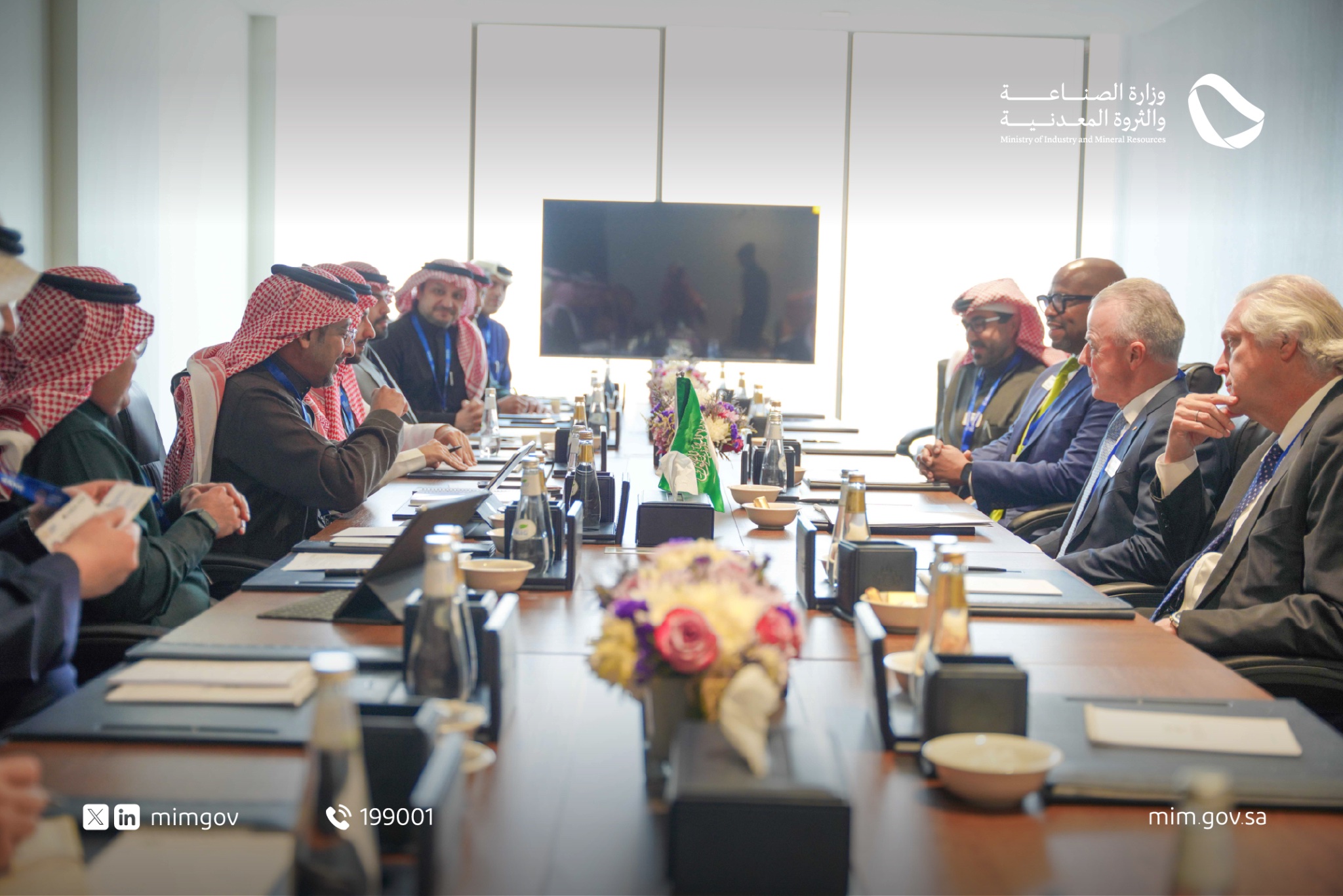 «الخريف» يبحث تطوير التعاون مع رئيسي شركتي «إيرباص» و«بوينغ»