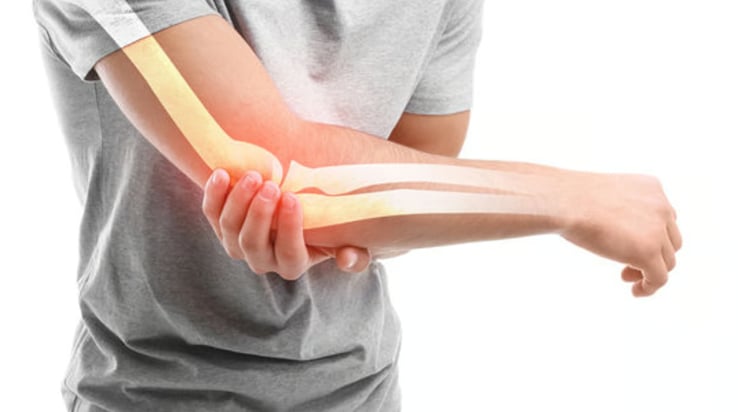 استشاري: ضعف كفاءة المفاصل يستدعي الفحص لدى الطبيب 