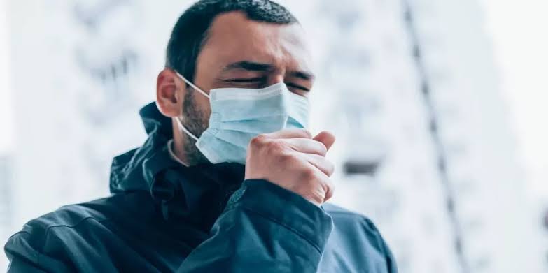 «الصحة»: 8 إجراءات لتخفيف أعراض كورونا  