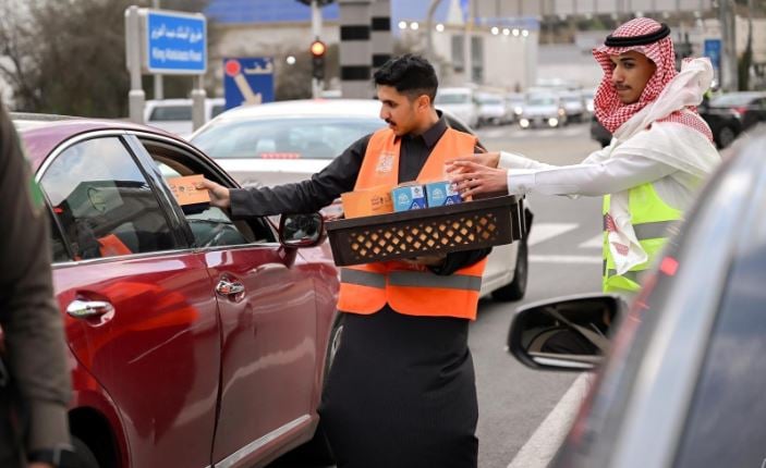 بالصور.. أجواء روحانية يعيشها أهالي الباحة في رمضان قبيل الإفطار
