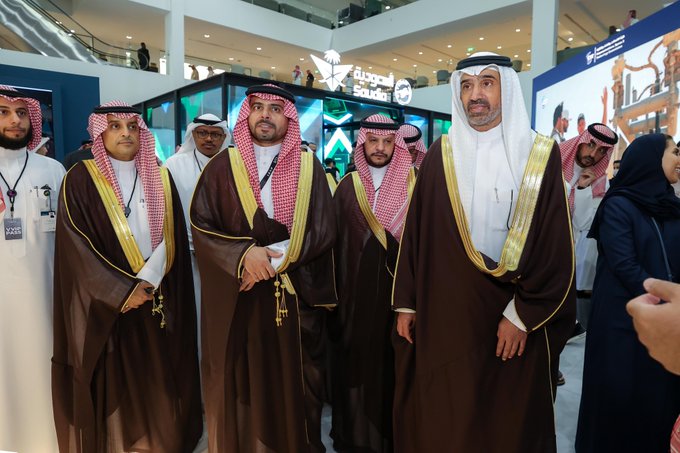 وزير الموارد البشرية يُطلق عددًا من المنتجات والخدمات الرقمية ضمن أعمال مؤتمر «ليب»