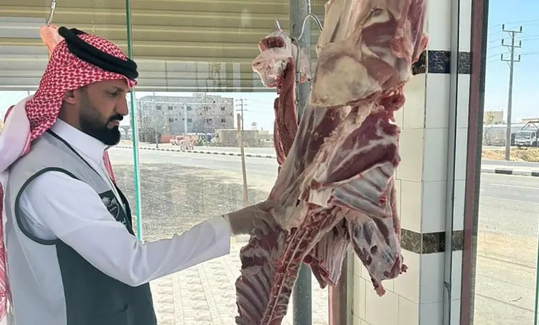 ضبط 2.5 طن من اللحوم الفاسدة بمحافظة خميس مشيط