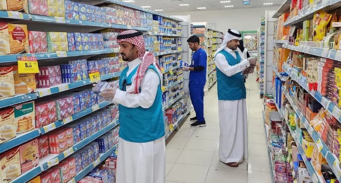 أمانة الحدود الشمالية تنفذ 993 زيارة رقابية على المنشآت التجارية في رفحاء