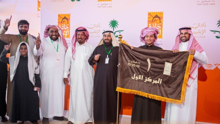 مهرجان «جادة الإبل» بحائل يعلن أسماء الفائزين في فئة الفحل المنتج للون الشعل والحمر والشقح