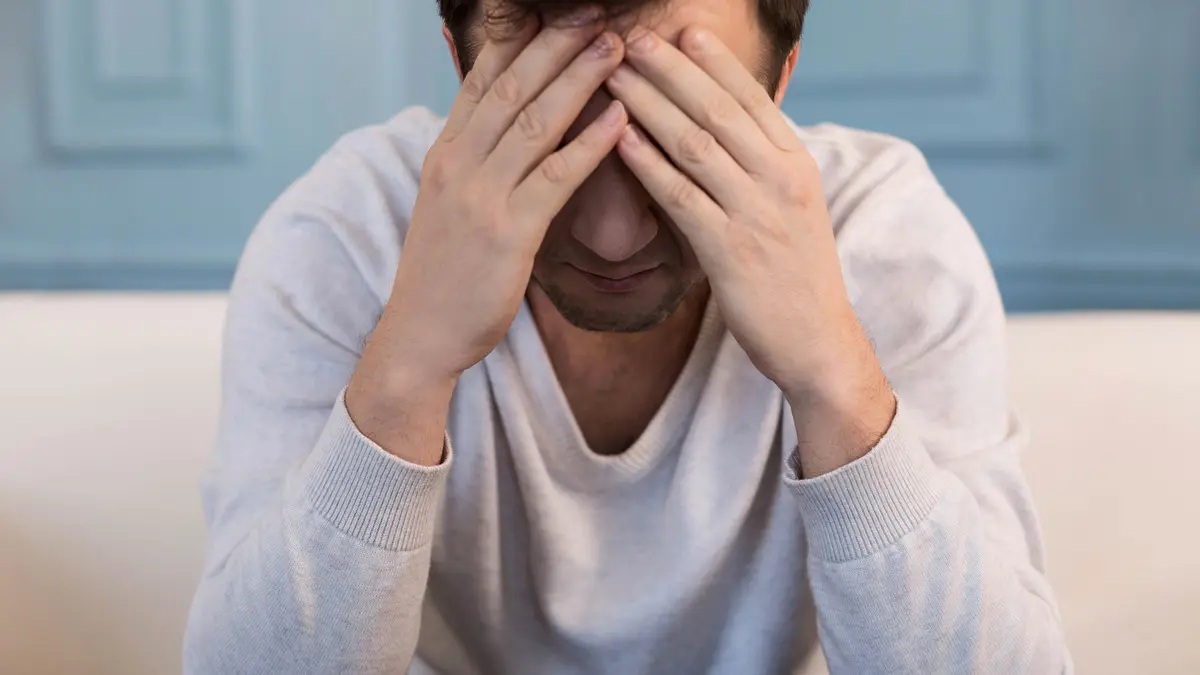 استشاري قلب يحذر من عدم علاج القلق خوفًا من الوصمة الاجتماعية 