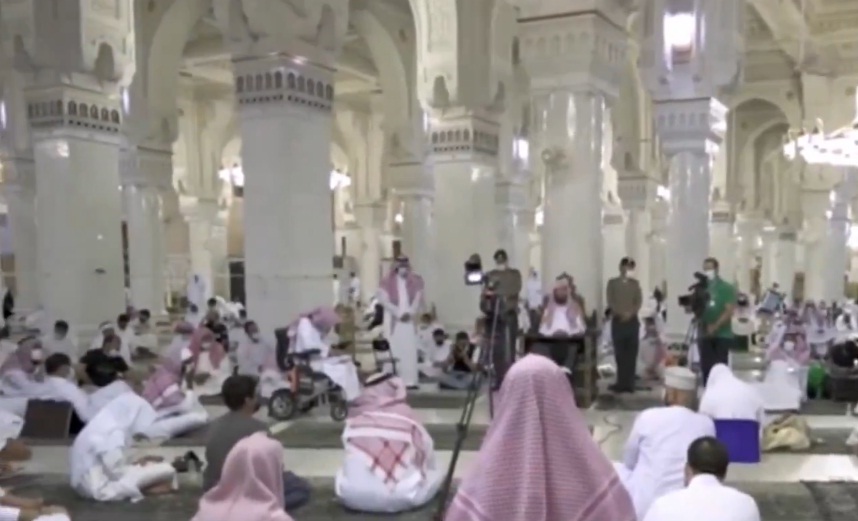 مسؤول بشؤون الحرمين: الدروس الدينية موجودة على مدار الساعة وأعدادها تتضاعف في رمضان