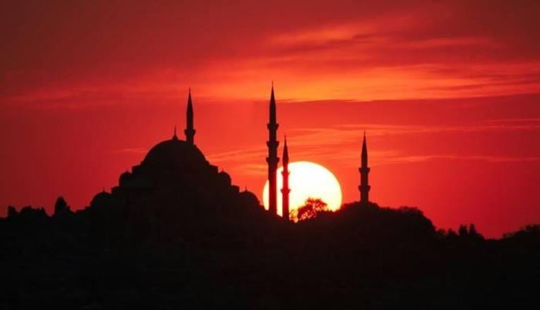موعد الإفطار وآذان المغرب اليوم 28 رمضان 1445