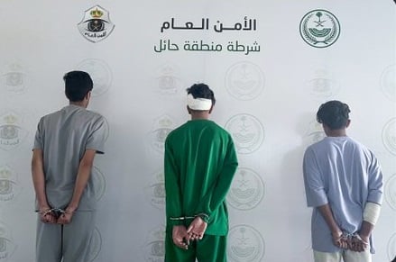 ضبط 3 أشخاص ظهروا في محتوى مرئي مع فتاة وارتكاب مخالفة التفحيط بحائل