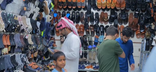 بالفيديو.. إقبال كبير على أسواق القريات قبل عيد الفطر 