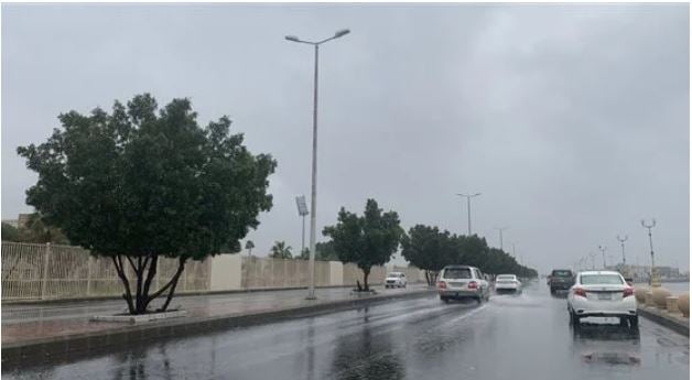 طقس المملكة الأربعاء.. استمرار فرص هطول الأمطار والرياح النشطة على عدة مناطق 