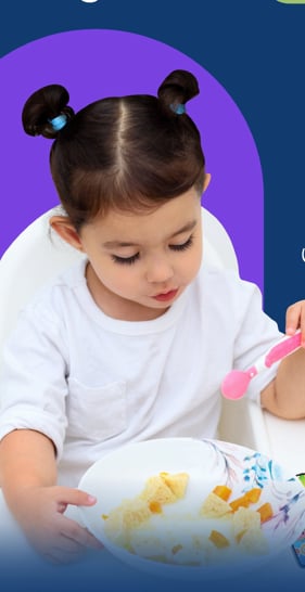 «الصحة»: 3 أخطار حال تعويد الطفل على استخدام الجوال أثناء الطعام 