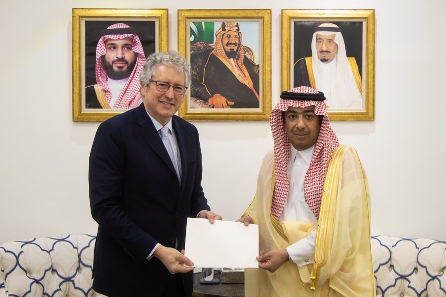 سفير الأرجنتين المعيّن لدى المملكة يقدم أوراق اعتماده لوزارة الخارجية