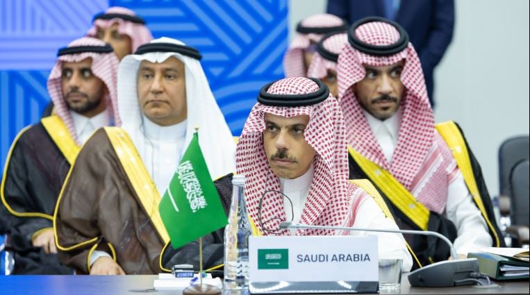 وزير الخارجية يشارك في جلسة التواصل الوزارية لمجموعة بريكس