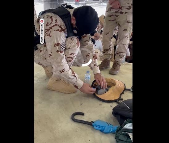 فيديو| رجل أمن يسقي طيرًا بمنشأة الجمرات في لفتة إنسانية 