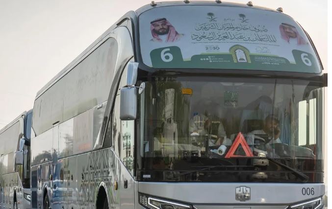 ضيوف برنامج خادم الحرمين الشريفين يغادرون إلى المدينة المنورة ويرفعون الشكر للقيادة على كرم الضيافة 