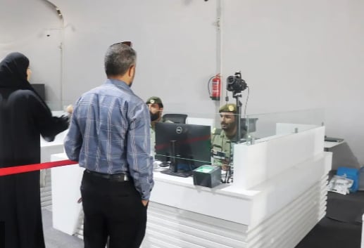 جوازات منفذ الحديثة تستقبل ضيوف الرحمن القادمين من الأردن لأداء مناسك الحج 