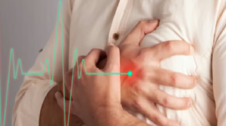 مختص: هذه الأعراض تدل على احتمالية الإصابة بأزمة قلبية بسبب الحرارة 