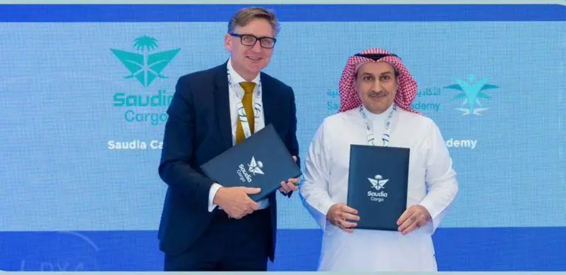 «الأكاديمية اللوجستية» توقع اتفاقية مع السعودية للشحن لتدريب 300 موظف