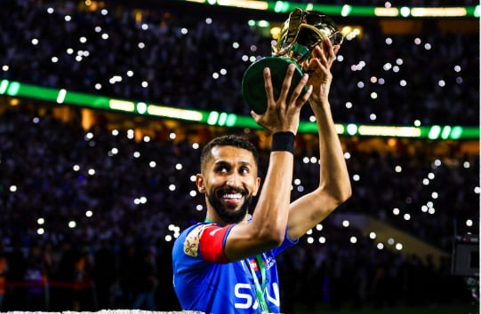 الهلال يتفق مع سلمان الفرج على عدم إكمال مشواره مع الفريق