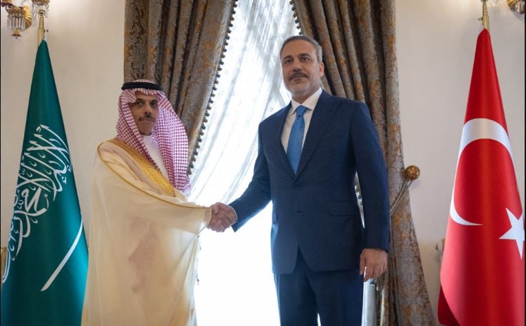 وزير الخارجية ونظيره التركي يوقعان بروتوكول معدل لمحضر إنشاء مجلس التنسيق بين البلدين
