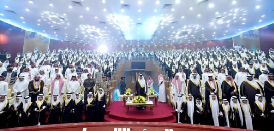 محافظ حفر الباطن يرعى حفل "تراؤف" للاحتفاء بـ 2193 خريجاً وخريجة