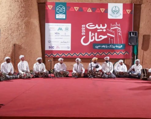 "الفلكور الينبعاوي" يطرب بأهازيجه زوار مهرجان بيت حائل في نسخته الثالثة