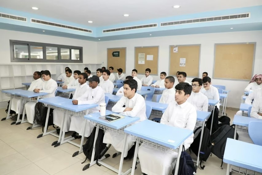 
غدًا.. انطلاق العام الدراسي الجديد 1446هـ.. كل ما تريد معرفته عن الخريطة الزمنية ونظام الدراسة بالفصول الثلاثة
