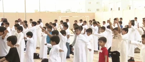بالفيديو.. طلاب بريدة يستهلون العام الدراسي الجديد بالتمارين الصباحية