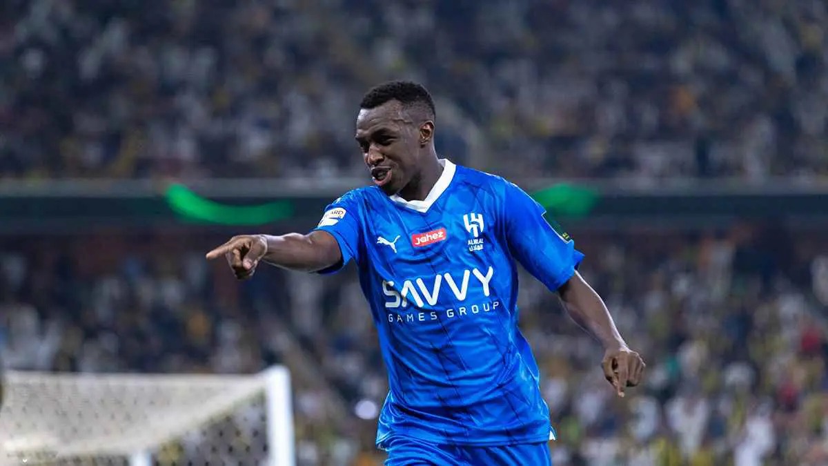 «الصفقة تمت».. الهلال يعلن بيع سعود عبدالحميد إلى روما الإيطالي