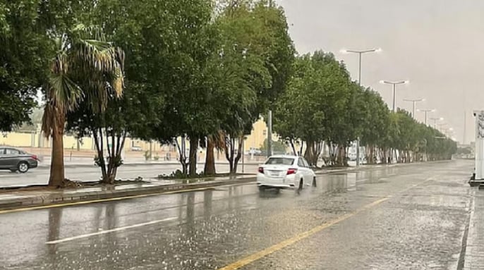 إنذار أحمر من «الأرصاد» بشأن أمطار مكة والمدينة