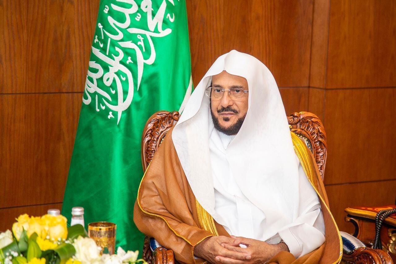  وزير الشؤون الإسلامية يلتقي رئيس منظمة الأوقاف والشؤون الخيرية في إيران